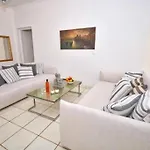 Vila Olive And Blue Retreat *