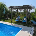 Olive And Blue Retreat 빌라 *